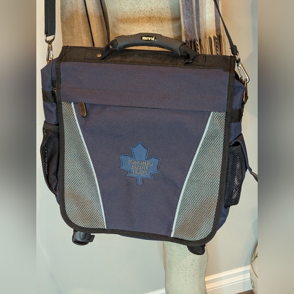 NHL Toronto Maple Leaf convertible backpack Messenger Bag - Picture 2 of 14